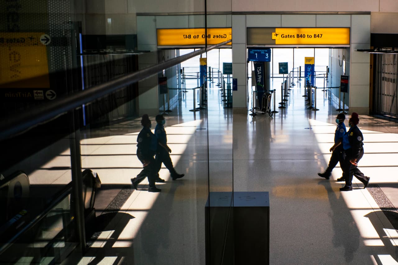 Cinco estados son añadidos a la lista de cuarentena de NY, NJ y CT por altos niveles de coronavirus