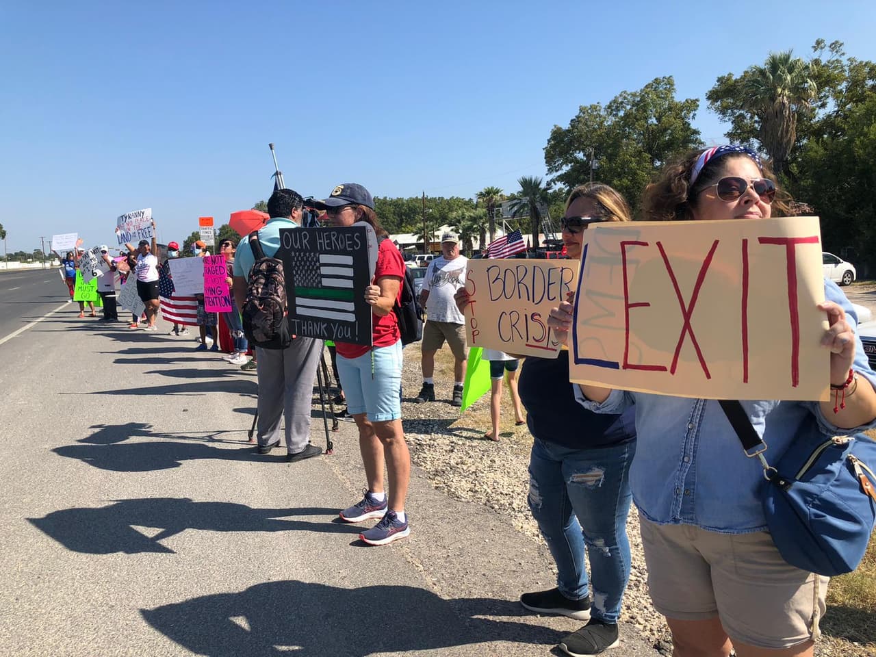 <a href="https://www.univision.com/local/san-antonio-kwex/residentes-frontera-protestan-campamento-inmigrantes-puente-internacional-del-rio">Residentes de la frontera protestaron</a> el sábado 18 de septiembre por campamento de migrantes en el Puente Internacional de Del Río.