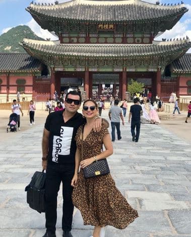 Tras varios intentos por convertirse en padres, Elizabeth y Jorge anunciaron en junio de 2015 que estaban a la espera de mellizos, quienes nacieron el 2 de diciembre del mismo año.