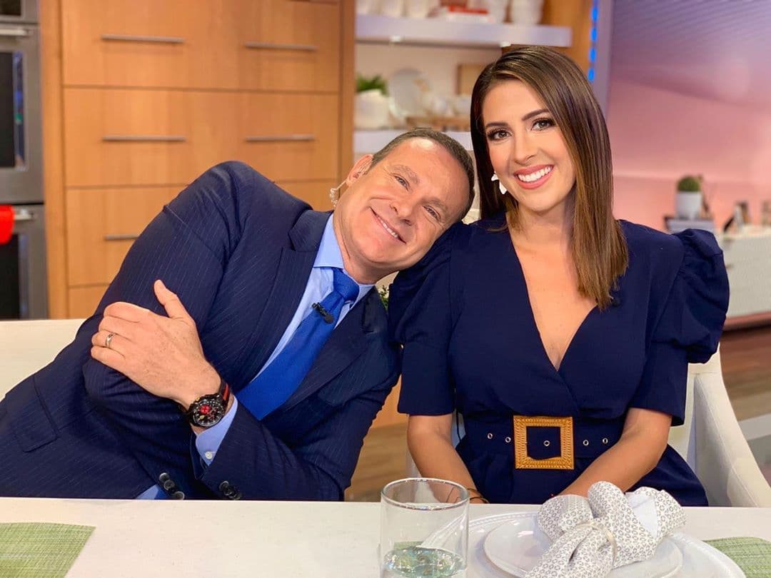 "¿Cuántas veces haz sonreído hoy? Con este gran amigo y compañero es imposible no sonreír", señaló Maity Interiano esta última semana de enero en Instagram.