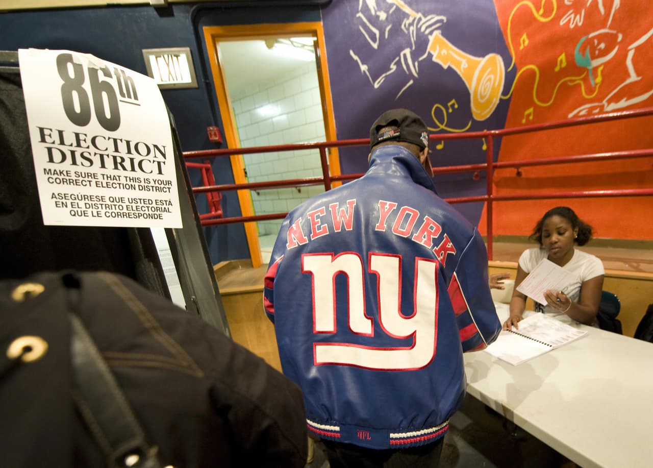 Cuomo firma un proyecto de ley para expandir el voto ausente en Nueva York