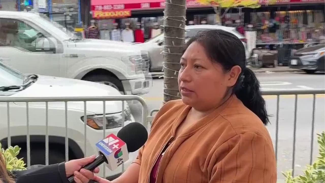 Vendedoras ambulantes denuncian despojo de sus puestos en Queens tras presentar quejas de la asociación