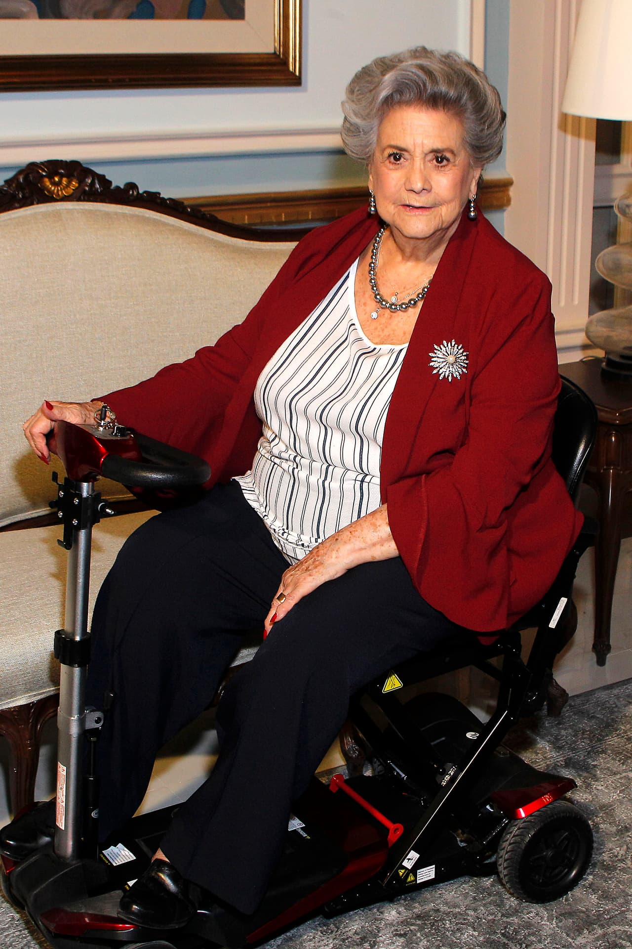 Queta Lavat también se integró al elenco para convertirse en la matriarca de la familia. La primera actriz describió así a su personaje: "Soy una viejita mañosa, media canijita".
<br>