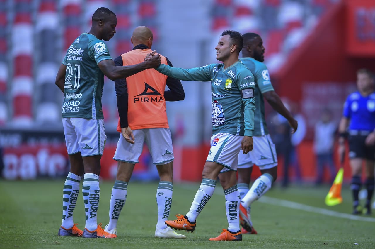 Toluca y León reparten puntos tras empate en el Nemesio Diez 1-1. José David Ramírez abrió el marcador al minuto 21 pero le sigió Michael Estrada de los 'Diablos' para igualar marcador y, tras una tarjeta roja, Canelo anotaba penal, pero al minuto 73, el León empataba con anotación de Luis Montes.