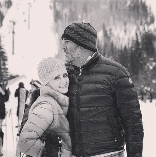 "[...] Las flores a mí me encantan, él sabe que mis flores no se las perdono [...] Cuando me escribe cartas... ¡Escribe más bonito de lo que él habla! [...]", destacó la actriz.