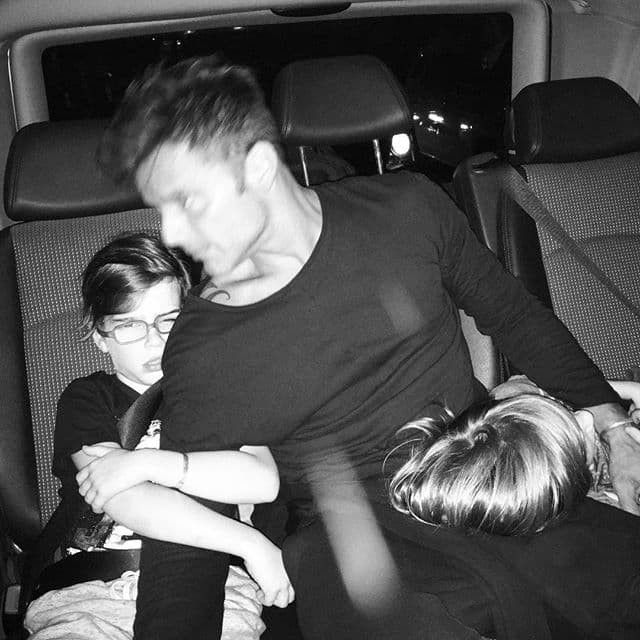 Con el auge de las redes sociales, Ricky Martin se ha atrevido a compartir uno que otro vistazo de sus hijos.
