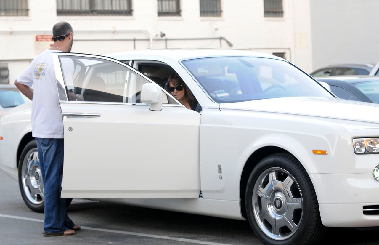 Su fortuna está valuada en un aproximado de $25 millones de dólares y la encargada de administrar sus bienes es su hermana menor, Rosie.