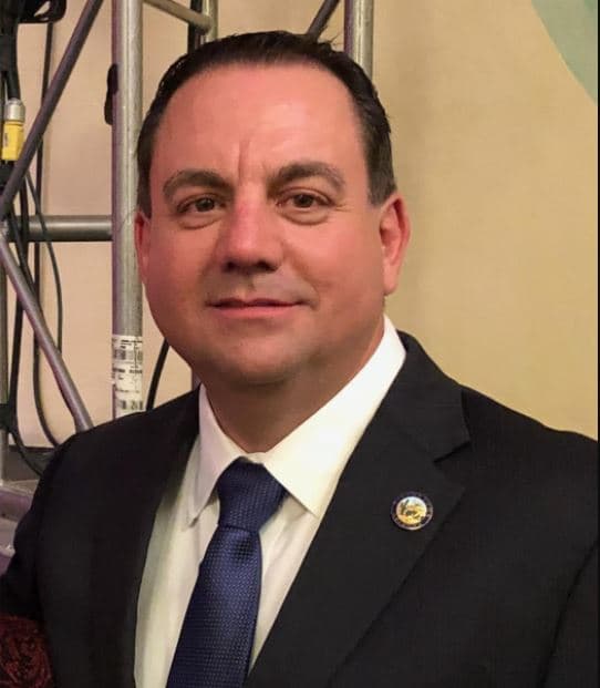 “
<b>Diariamente, tenemos entre mil a mil 200 migrantes detenidos</b>, y estos son solamente los que procesa la 
<b>Patrulla Fronteriza</b>, no sabemos cuántos cruzan sin ser detectados”, afirmó Nicholls en una entrevista para EFE.