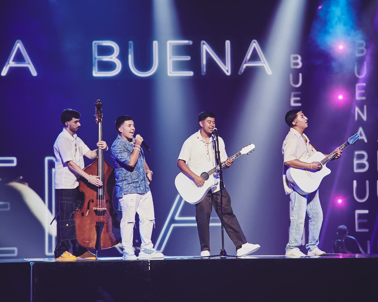 Eslabón Armado deleitó con el éxito mundial 'Ella Baila Sola'.