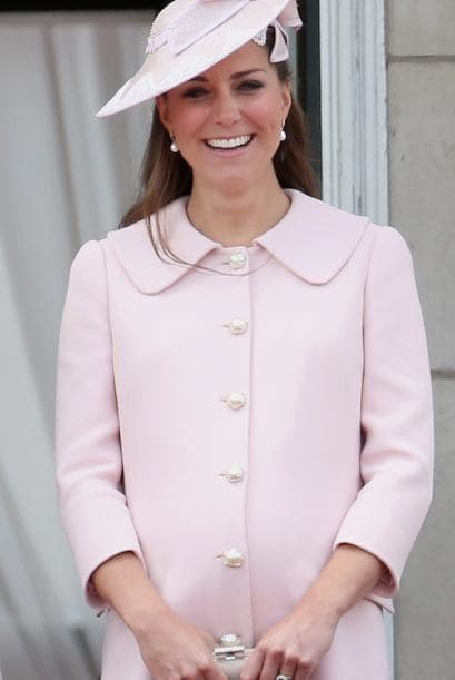 En el Reino Unido es muy popular este tipo de sombreros y Kate sabe perfectamente cómo utilizarlos.