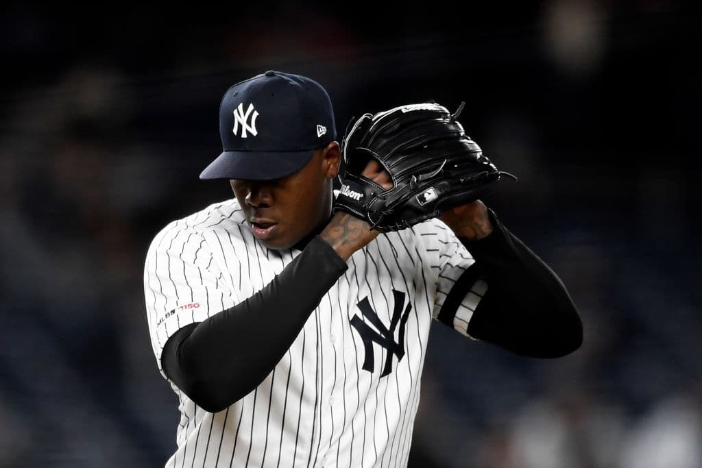El cubano Aroldis Chapman (1) se apuntó el salvamento para la causa de los Yankees al tirar una novena entrada sin sobresaltos para sellar la victoria neoyorquina.