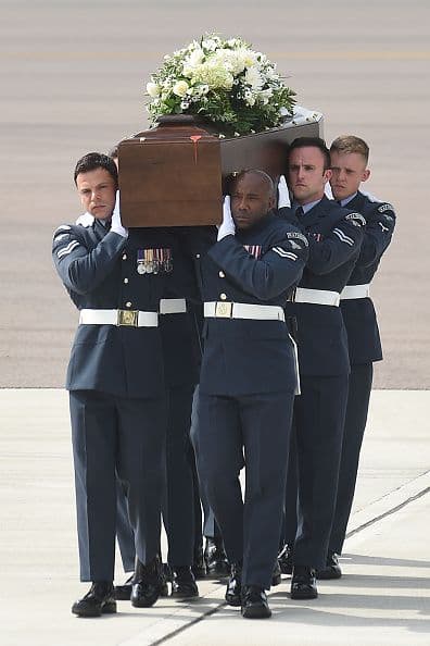 Los cuerpos de ocho británicos que fallecieron en el atentado en Túnez fueron repatriados.
