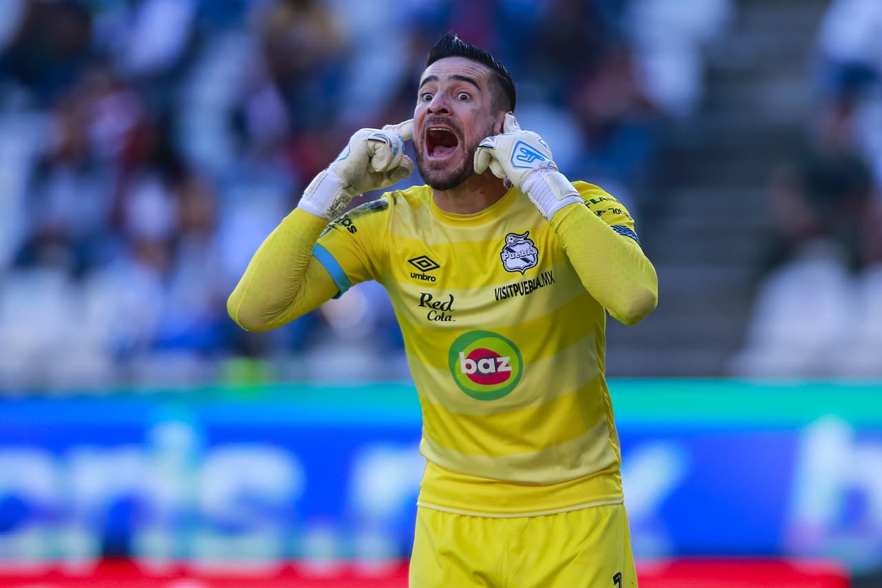 Pachuca derrotó a Puebla en casa en la Jornada 15 de Liga MX, pese a la expulsión de Óscar Murillo, para adueñarse de la cima del torneo y posiblemente llegar a la Liguilla como el superlíder.