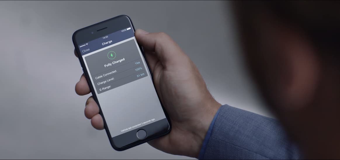 A través del teléfono celular, el conductor puede descarga una aplicación para registrar el nivel de carga de la batería.