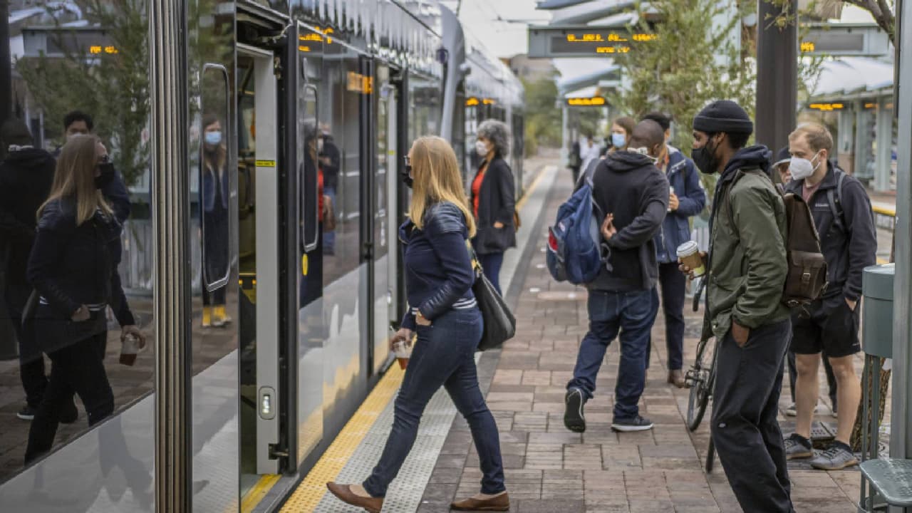 Valley Metro ofrecerá viajes gratis durante la noche de Año Nuevo
