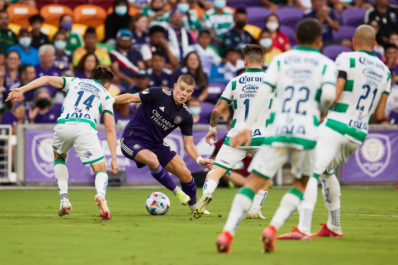 Juan Ferney Otero se pone la capa de héore y con su solitario gol al minuto 30, Santos vence 0-1 al Orlando City en los cuartos de final.