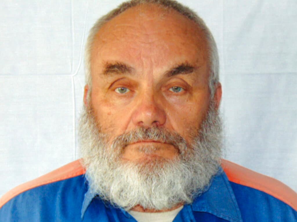 Liberan a preso que pasó más de 20 años en la cárcel gracias a un show de TV y un podcast: hallaron irregularidades y otro posible asesino