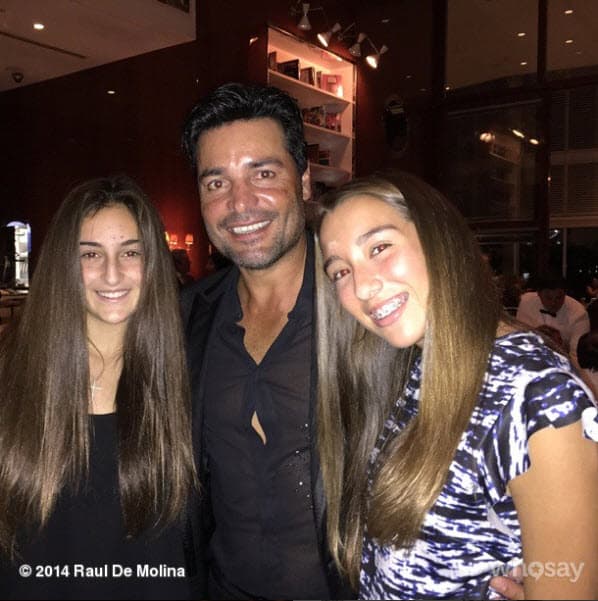 Chayanne es otro de los cantantes famosos que Mia ha podido conocer: "Nos encontramos a @ChayanneMusic en Cippriani Miami".