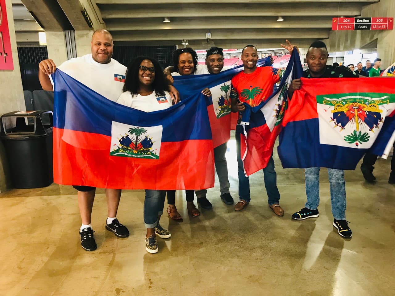 Familia completa vino apoyar el equipo de Haití.
<br>