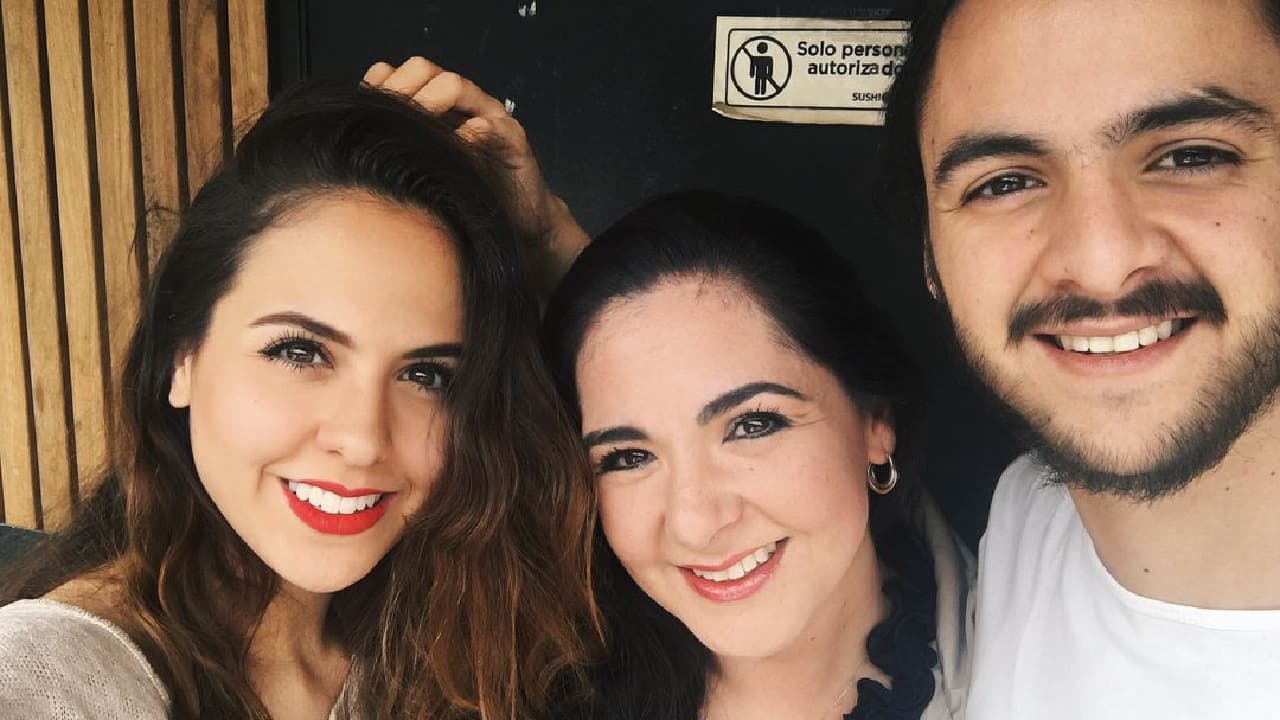 Karla Esquivel, protagonista de 'Nadie como tú', y su madre.