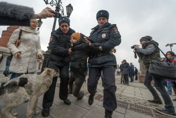 De acuerdo con el portal OVDinfo, que se especializa en el seguimiento de las actuaciones de la policía, a media tarde al menos 328 personas habían sido detenidas Moscú.