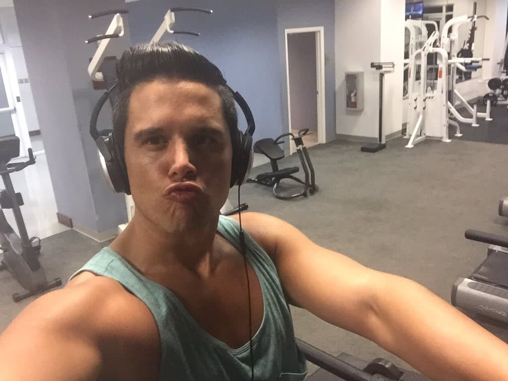 Alejandro Chabán: "¡Enfócate en la recompensa no en el sacrificio! ¡Yes You Can! MUÉVETE . (Noviembre 10, 2015)