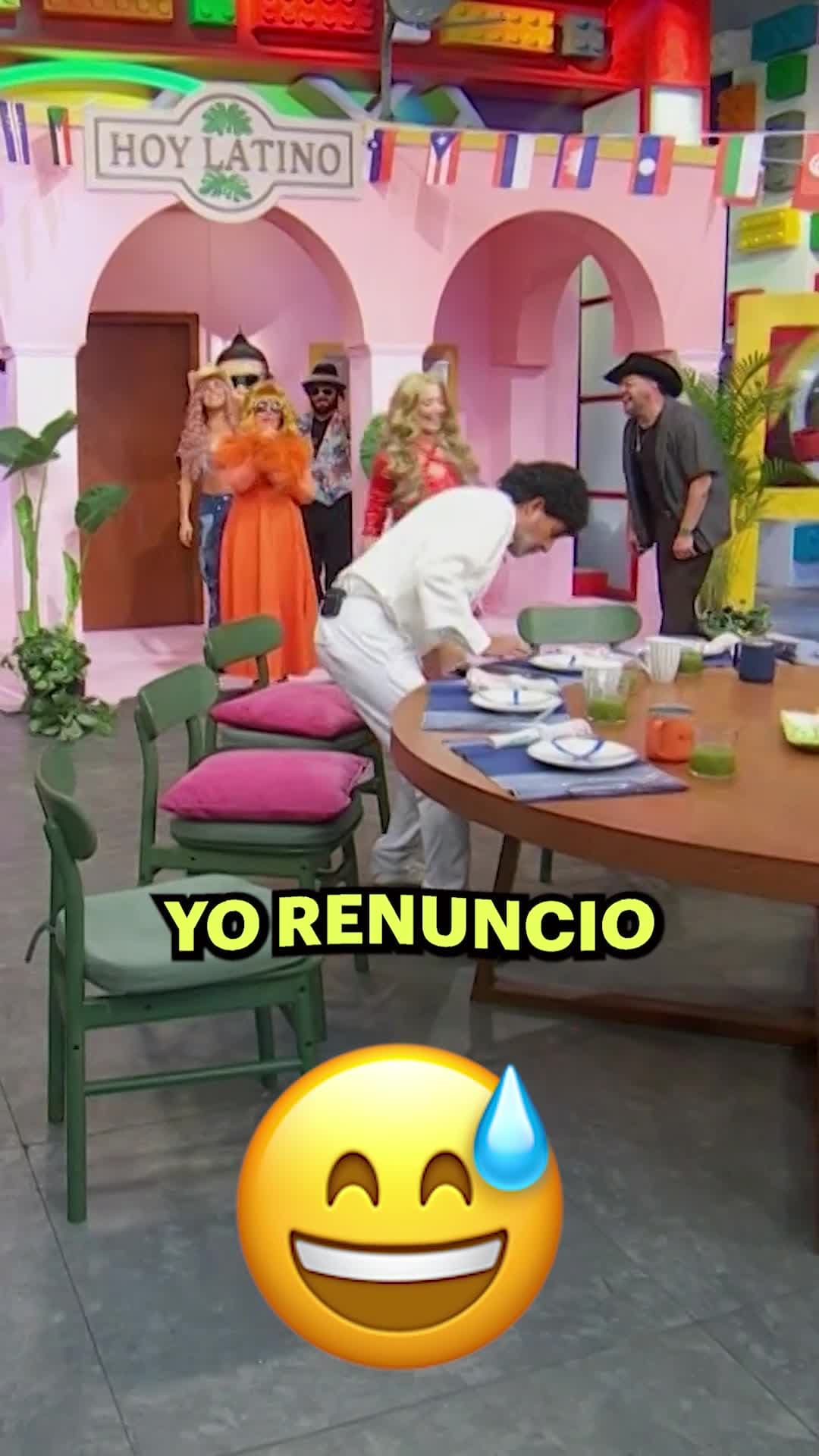 ¿Celia Cruz? ¿Carmen Salinas? ¿E.T? Martha Figueroa la rompe con su disfraz