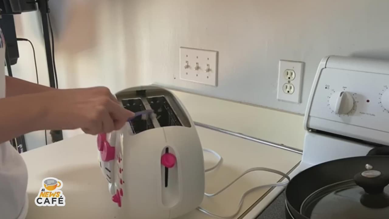 Consejos de limpieza profunda para dejar el tostador de pan y el microondas como nuevos