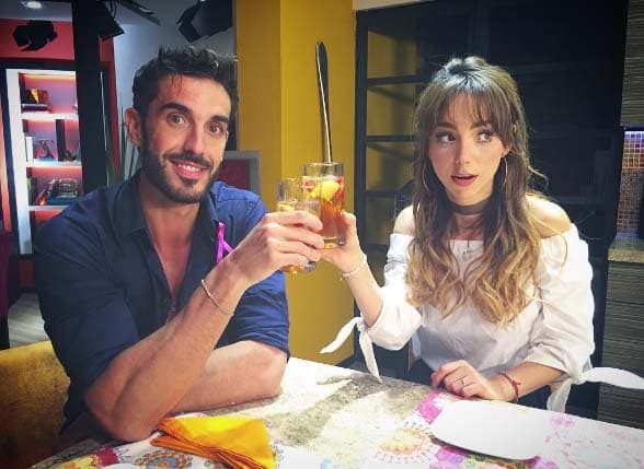 ¡Salud por los buenos momentos y las risas compartidas!