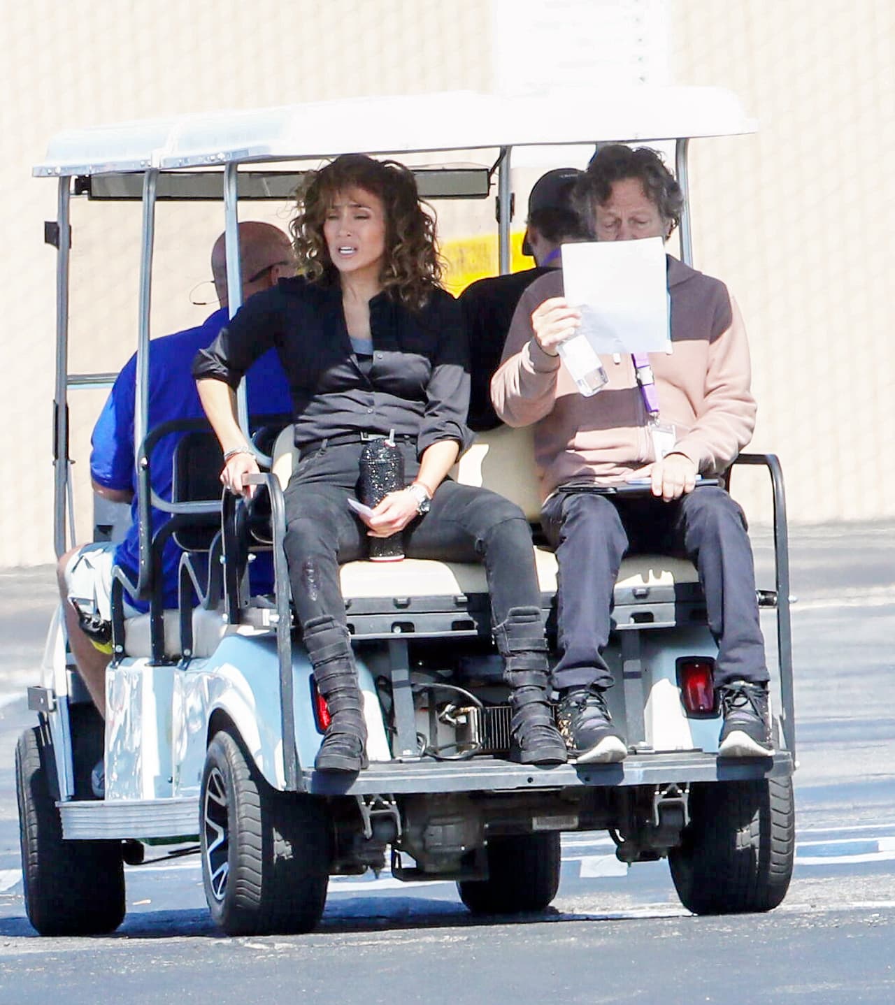 López aparece de esta manera días después de que la revista estadounidense Heat publicara que, a decir de un informante, está preocupada por “un cambio de humor” de 
<a href="https://www.univision.com/famosos/ben-affleck-reaccion-jennifer-garner-posible-boda-fotos">Ben Affleck</a>. 
<br>