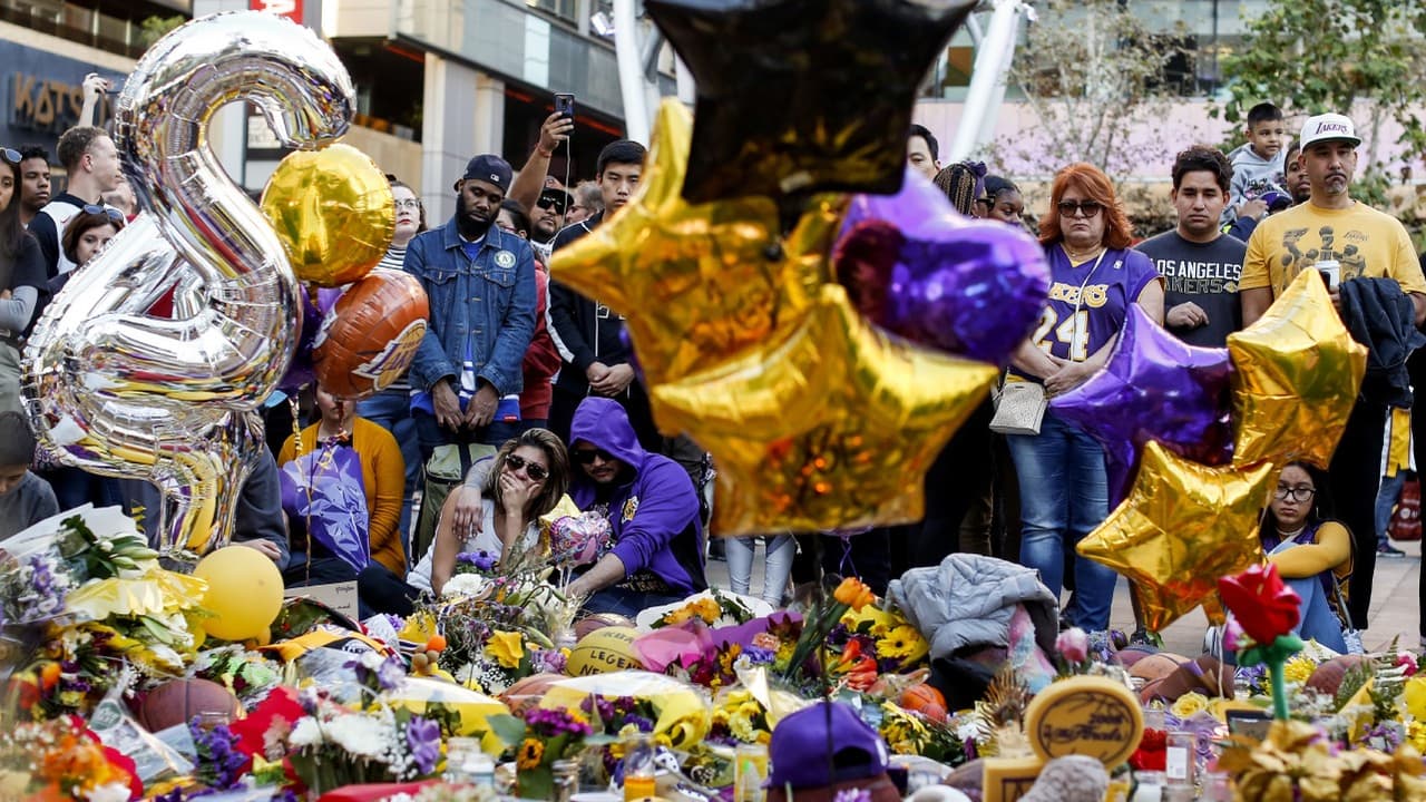 Todas las ofrendas fueron cuidadosamente recogidas y catalogadas a petición de la familia del deportista.