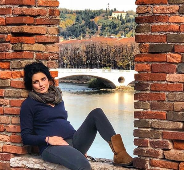 La pareja recorrió muchas ciudades de Italia y la actriz confesó sentirse muy bien con las caminatas que realizaron. "Desparramando panza después de larguísimas caminatas. No había podido hacer ejercicio en meses y es el mejor antídoto para sentirte bien en el embarazo, estoy impactada de lo mucho que ayuda", compartió.