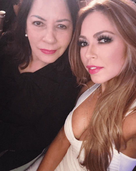 Para Claudia Molina su madre, Liliana Álvarez, es su mayor inspiración y la persona que más ama en la vida.