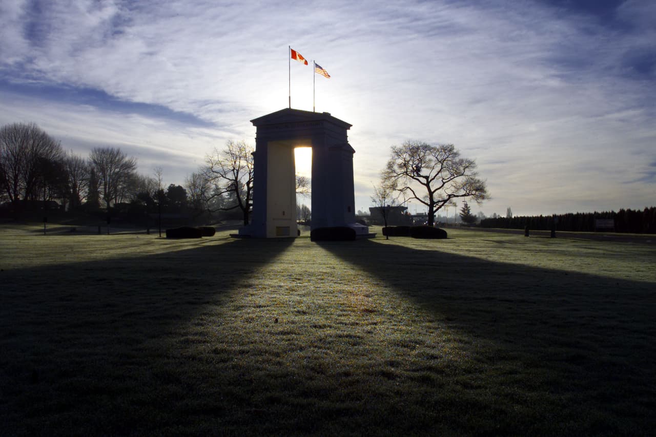 El Arco de la paz delimita la frontera entre los estados de Washington y Vancouver.