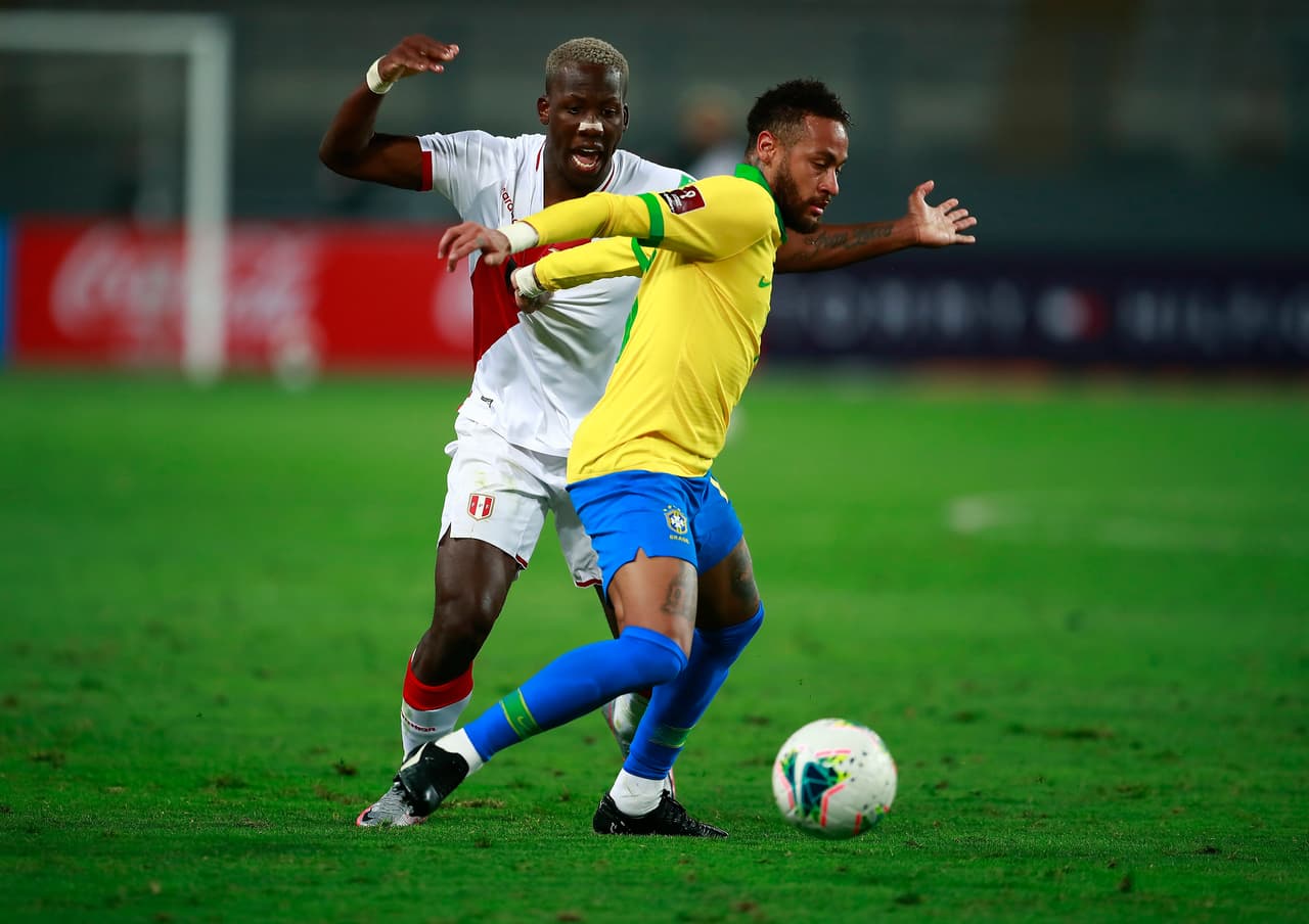 Con un Hat Trick de Neymar, Brasil consigue llevarse los tres puntos frente a Perú con un marcador de 2-4 a favor.