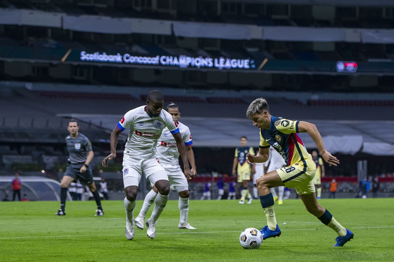 En un duelo lleno de faltas, América cae 0-1 con el Olimpia, pero consiguen su pase a los cuartos de final gracias a la victoria 1-2 del partido pasado en Honduras.