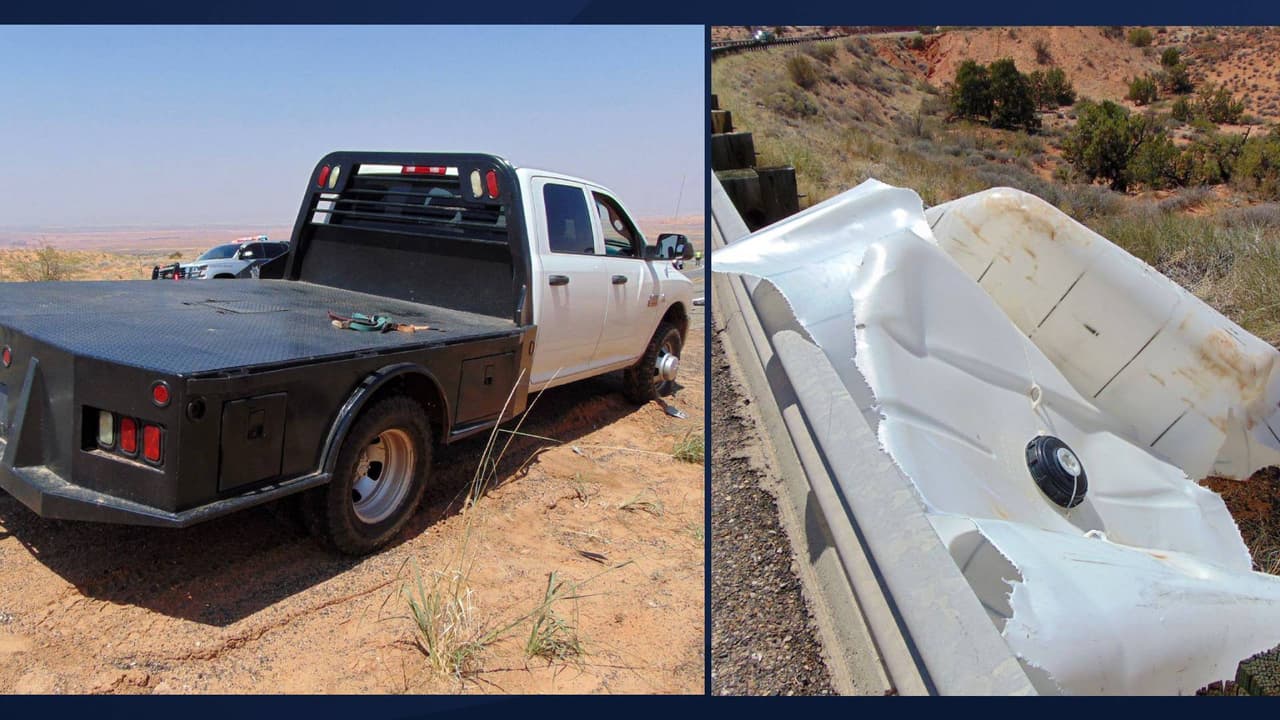 De acuerdo con el Depto. de Seguridad Pública de Arizona, el conductor de la camioneta fue citado por no asegurar adecuadamente su carga.