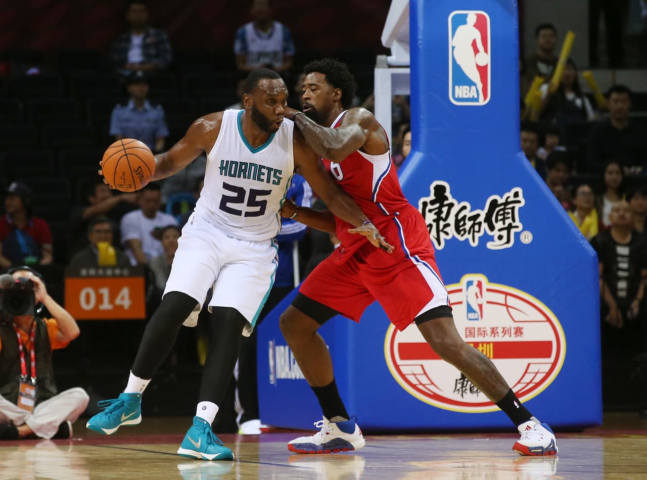 También la NBA tiene presencia global, pues ha tenido partidos de temporada regular (NBA Global Games), desde 1999 en República Dominicana, China, Taipei, Filipinas, Brasil e India.