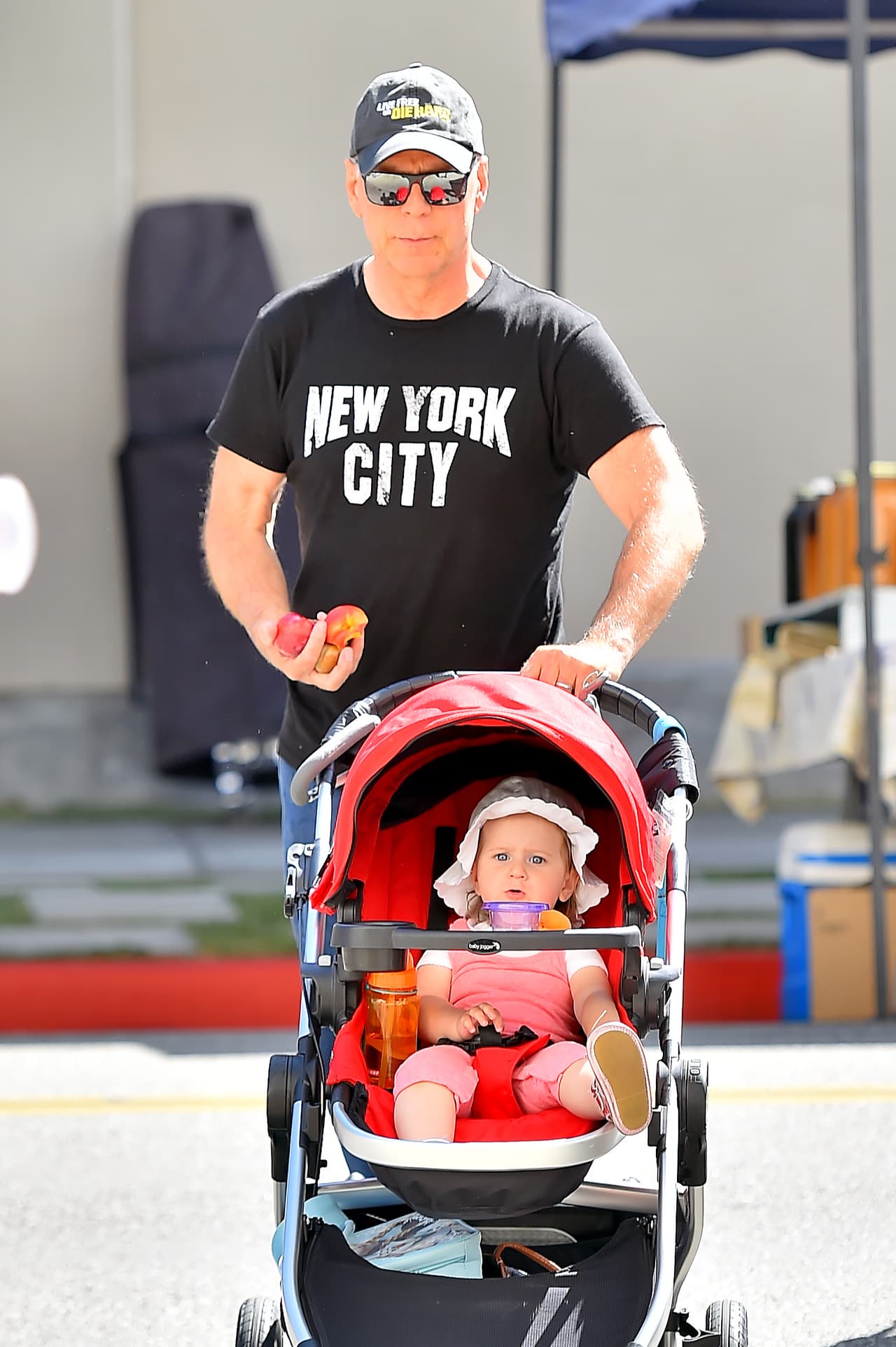 Bruce Willis en su papel de papi consentidor.