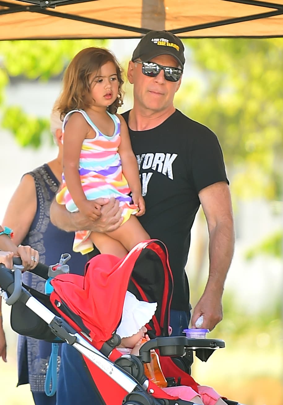 Bruce Willis en su papel de papi consentidor.