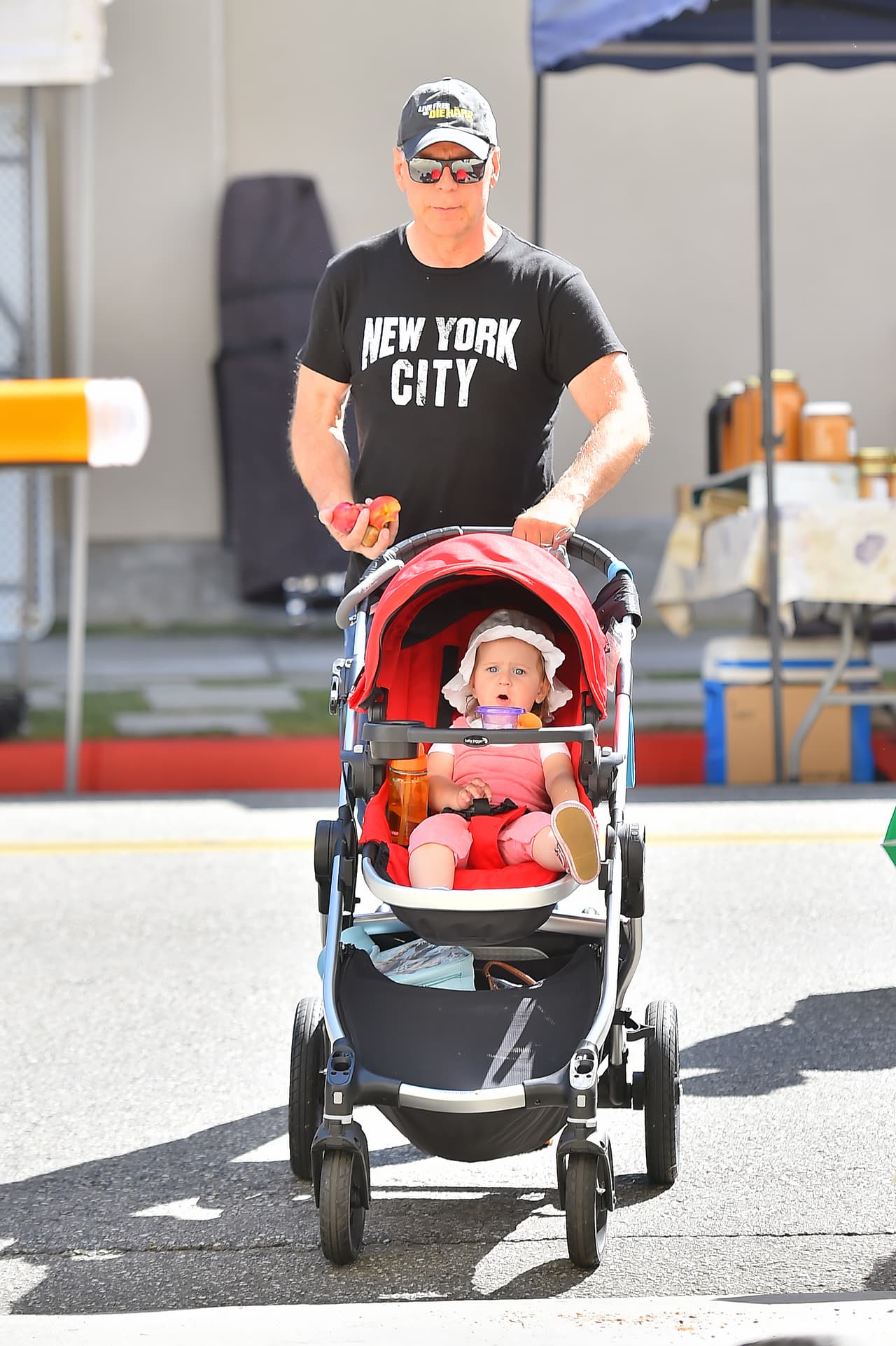 Bruce Willis en su papel de papi consentidor.