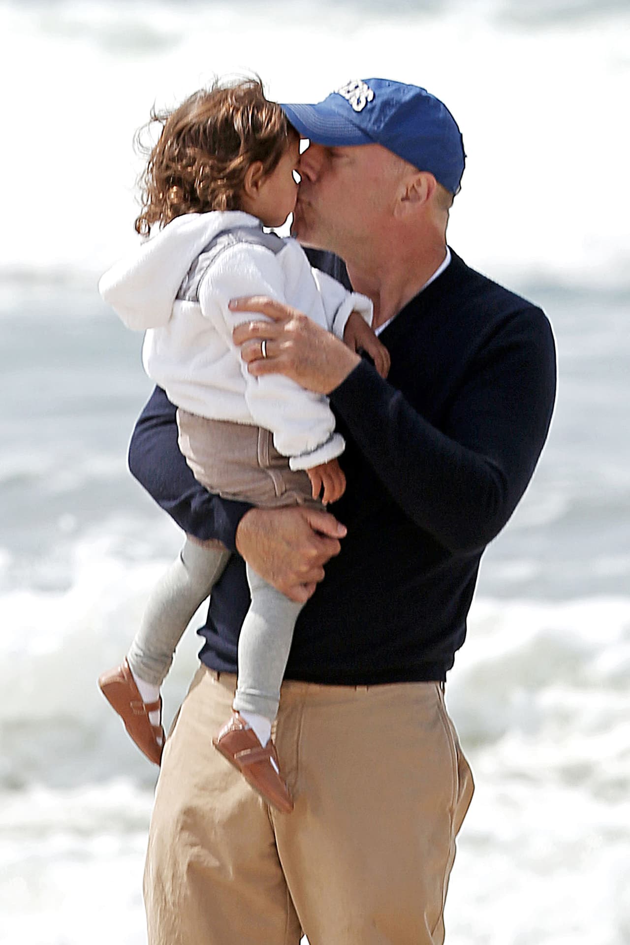 Bruce Willis en su papel de papi consentidor.