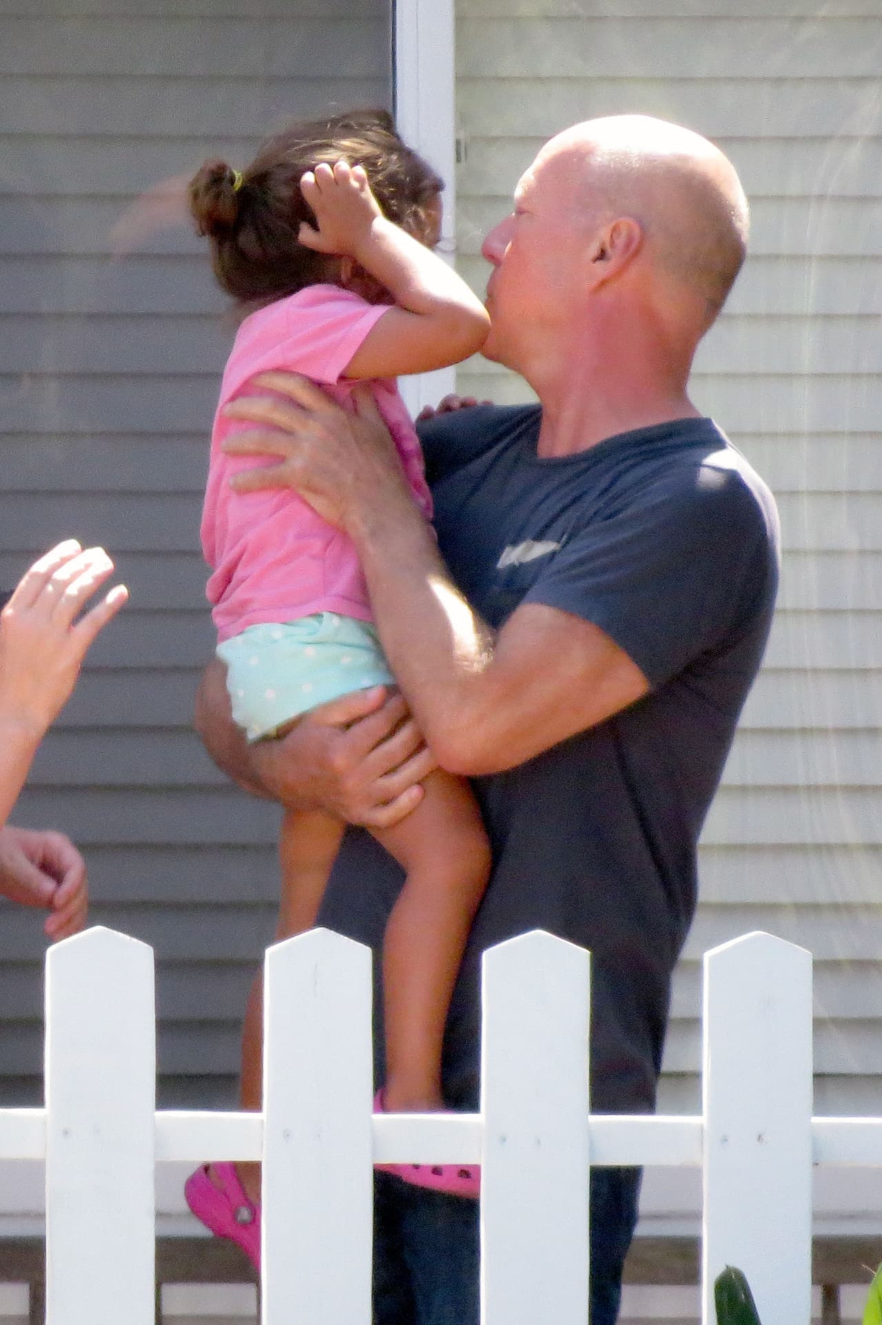 Bruce se ve de lo más lindo en su papel de papi.