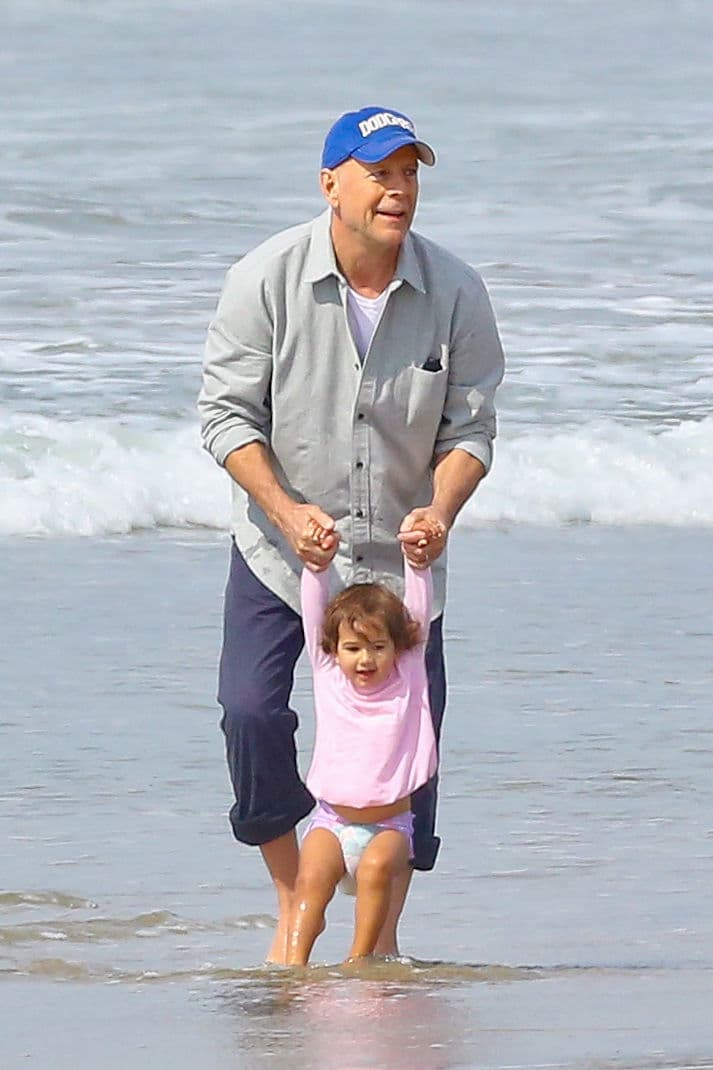 Bruce Willis en su papel de papi consentidor.