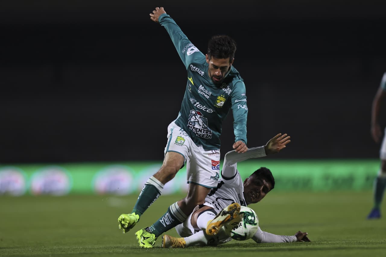 Con anotaciones de Carlos González y Emanuel Gigliotti, Pumas y León arrancan la final del Guard1anes 2020 con empate en Ciudad Univeristaria.