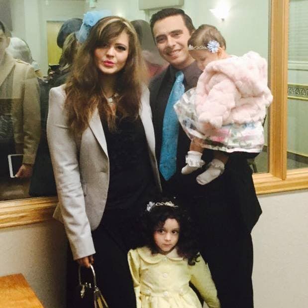 Pero ella puso un alto a los rumores a través de Twitter: "Jajaja me dan risa todos esos comentarios diciendo que si me retiré fue por mi marido posesivo. La que lo decidió fui YO, respeten".