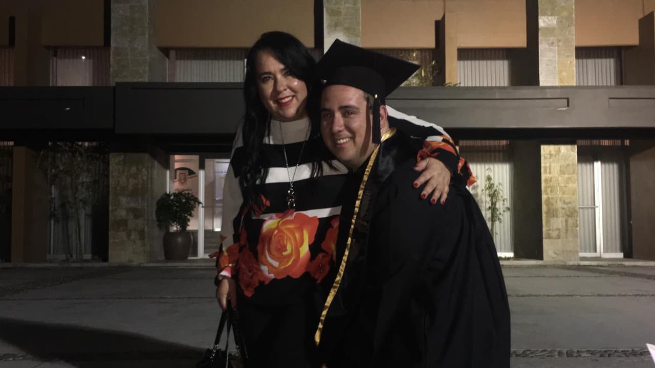Jorge Luis Guzmán se graduó en abril del 2019 como Licenciado en Negocios Internacionales.