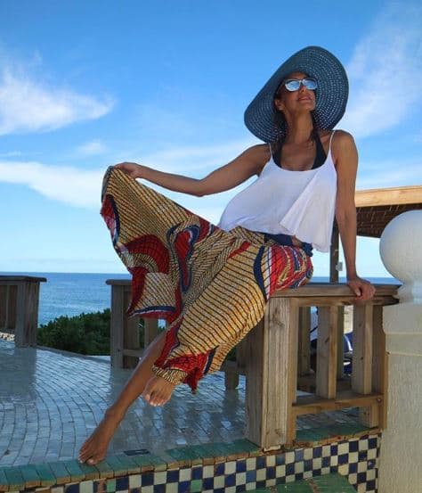 Los colores de Las Bahamas inspiran a nuestra Flaca quien hace gala de sus dotes de modelo y con estos paisajes maravillosos logra fotos dignas de una portada de revista.