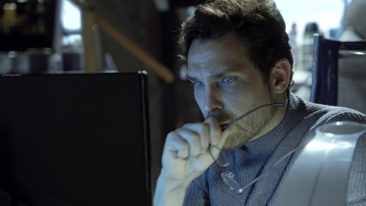 <b>Benjamín</b> se ha convertido en un famoso ingeniero, sin embargo gusta de tener un perfil bajo y usar sus conocimientos para ayudar a los necesitados.