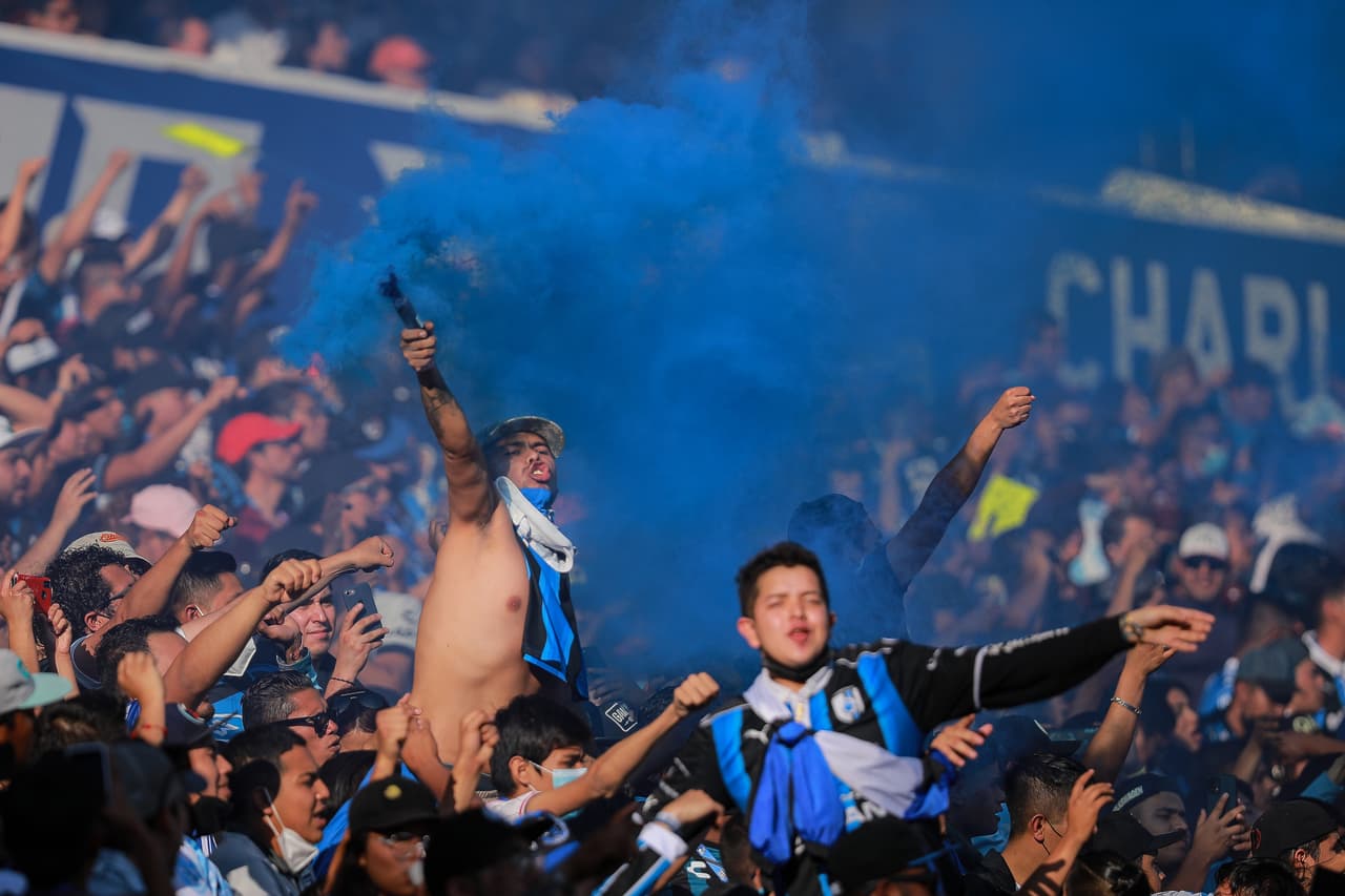 Querétaro pierde juego en la mesa ante Atlas tras actos de violencia